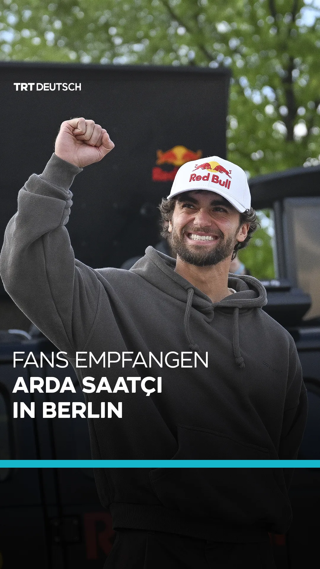Fans empfangen Arda Saatçi in Berlin