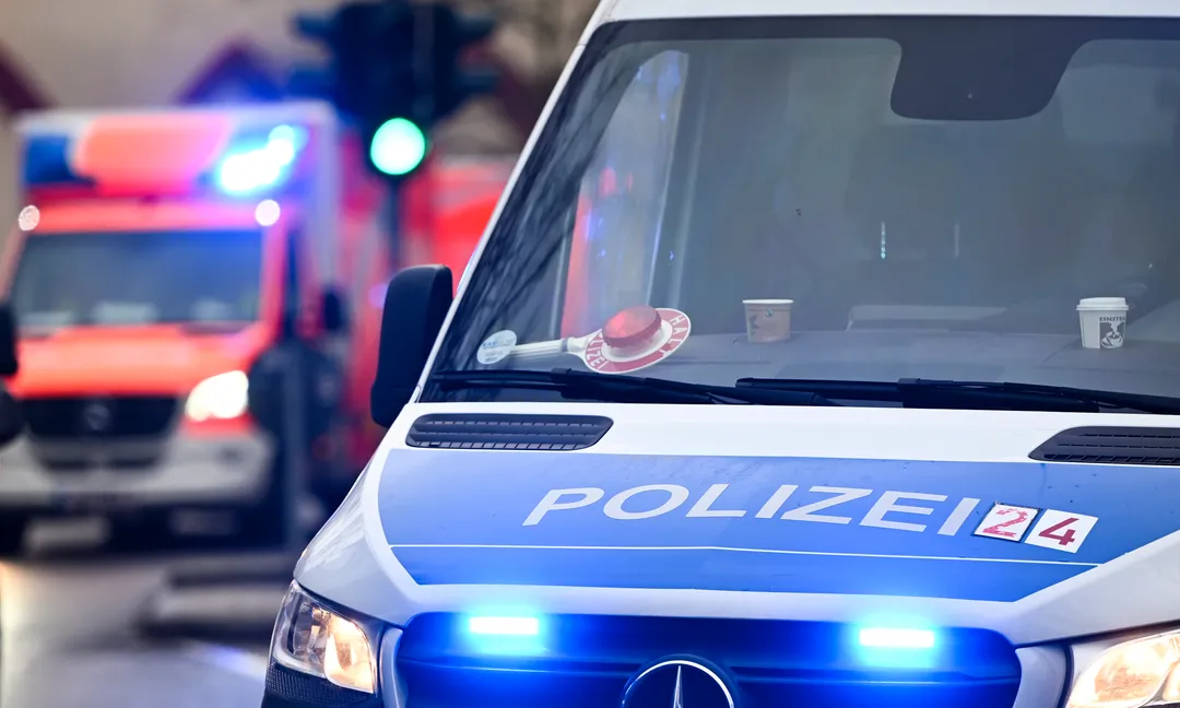 Zwei Tote bei Absturz eines Kleinflugzeuges in Wohngebiet