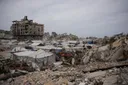 غزة.. شهيدان وإصابات بقصف إسرائيلي على خان يونس وتوسيع نطاق التوغل شرقي المدينة
