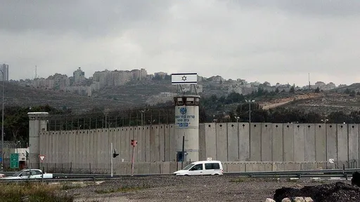 وسط إهمال طبي.. هيئة شؤون الأسرى الفلسطينية تحذّر من تفشّي الجرب في سجن عوفر