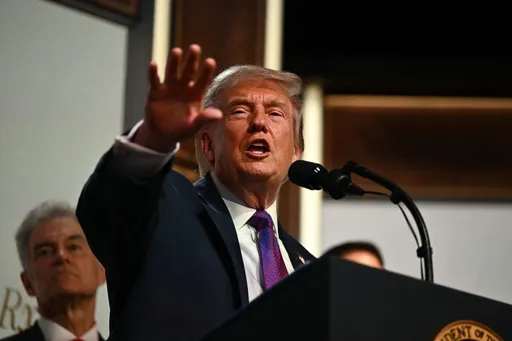Trump señala "buenas posibilidades" de acuerdo con Irán tras pausar ataque, entre posibles avances