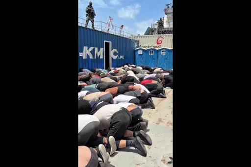 Le monde dénonce le traitement "monstrueux" infligé par Israël aux militants de la flottille