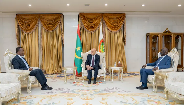 Danjiraha Soomaaliya Yuusuf Axmed Xasan oo Warqadaha Aqoonsiga u Gudbiyay Madaxweynaha Mauritania