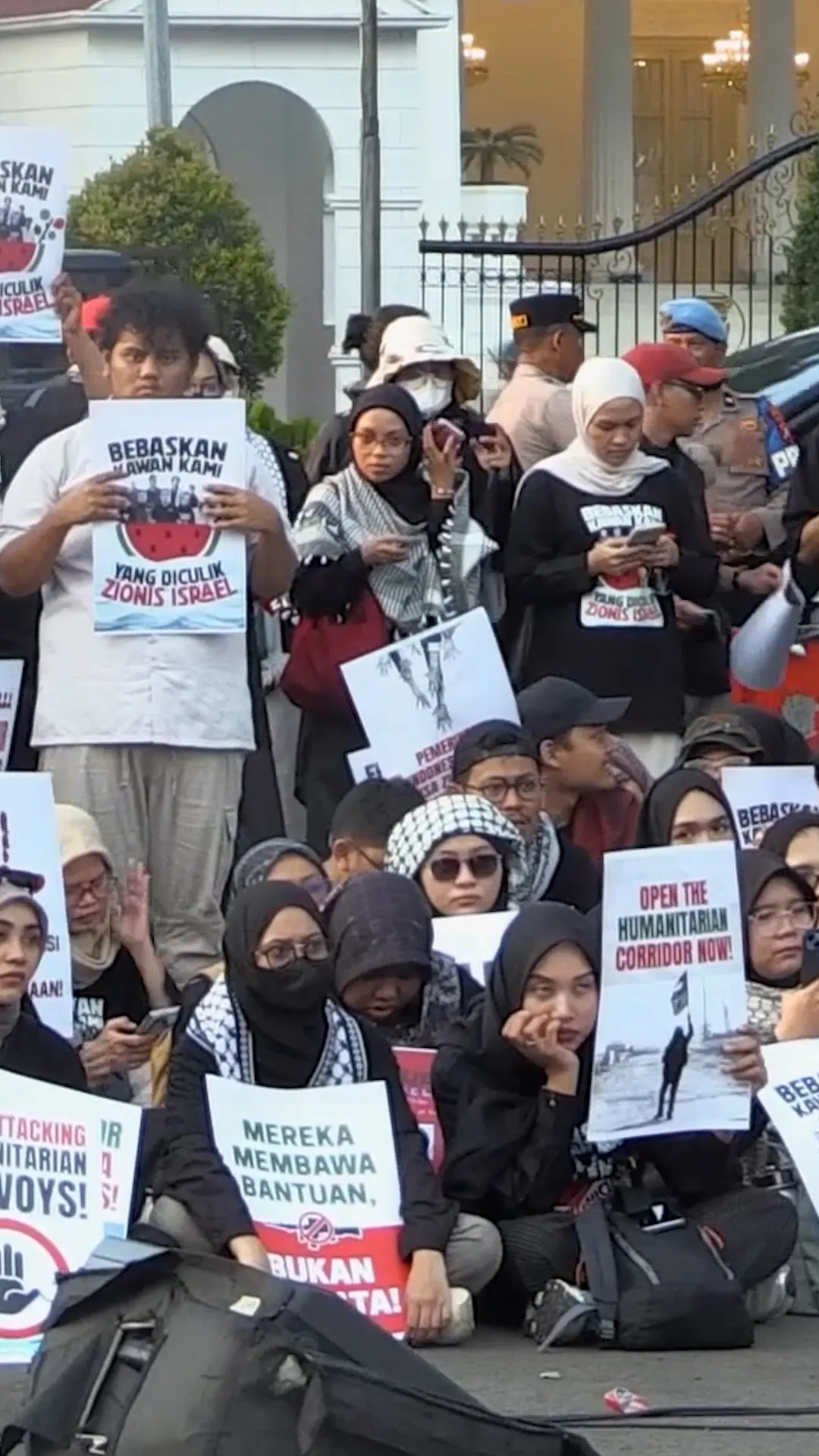 Warga di Jakarta gelar aksi solidaritas dengan aktivis GSF dan kebebasan Palestina
