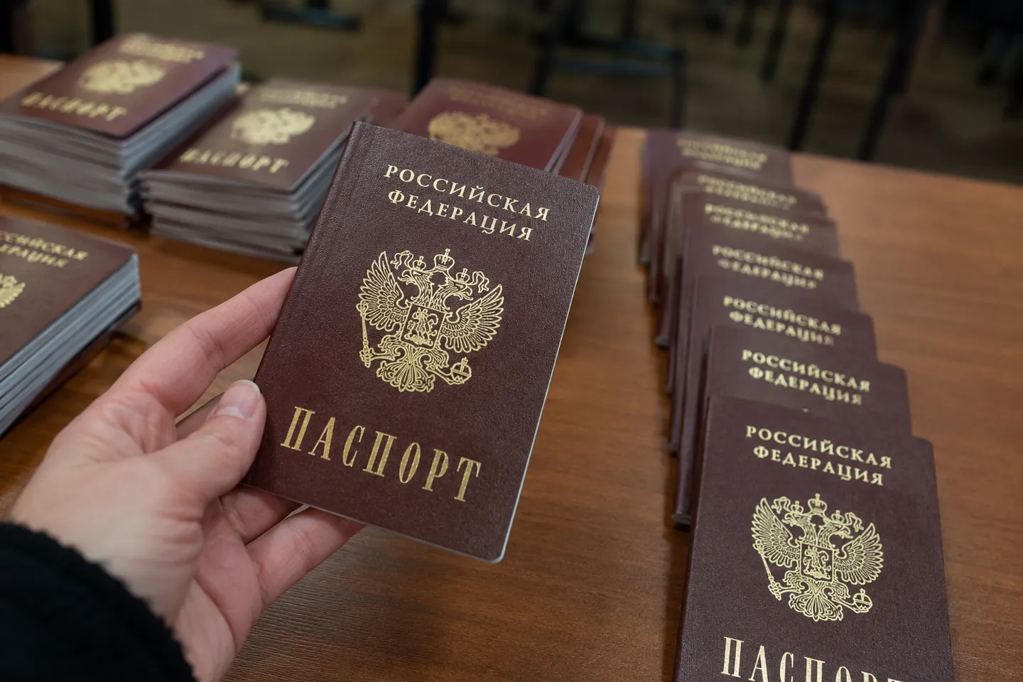 Дамоклов паспорт: Кремль раздает гражданство в Приднестровье