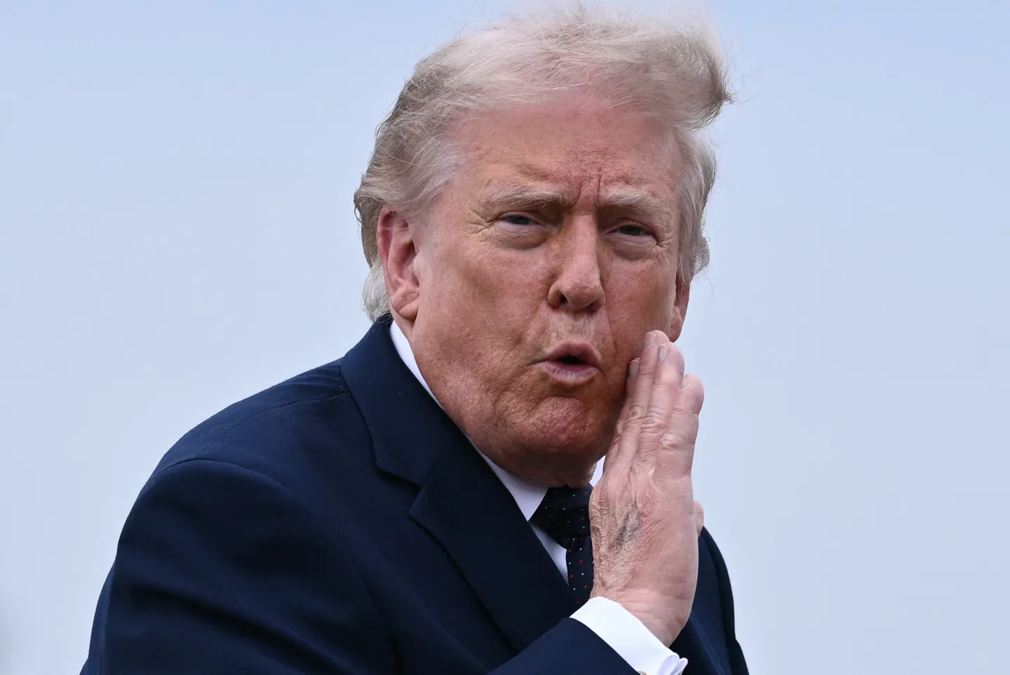 Trump ya yi gargaɗin cewa yaƙi da Iran zai zo ƙarshe ko ta halin ƙaƙa 'nan ba da jimawa ba’