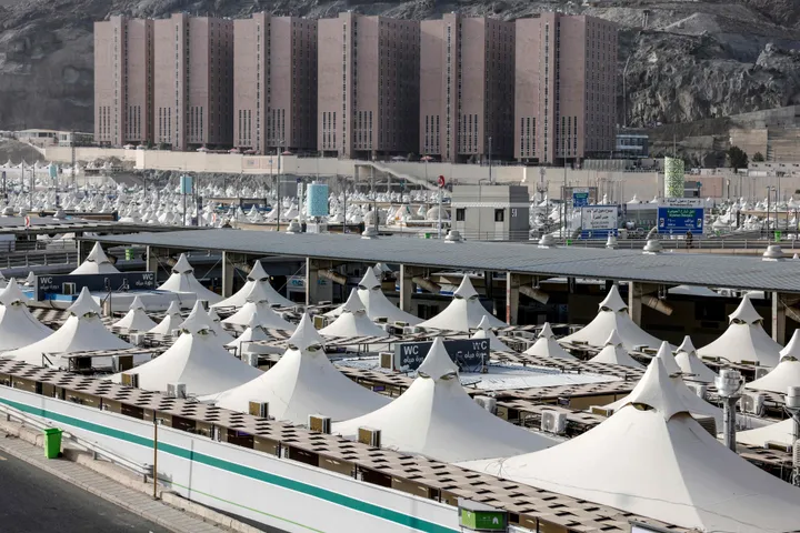 Saudi Arabia issues warning to Houthis over attacks on airports, holy cities