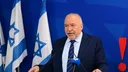 ליברמן תוקף את הסכם הגרעין המסתמן עם איראן ומאשים את נתניהו בכישלון מוחלט במלחמה