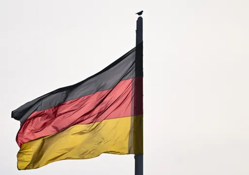 Bericht: Mehr als 300.000 Einbürgerungen im vergangenen Jahr