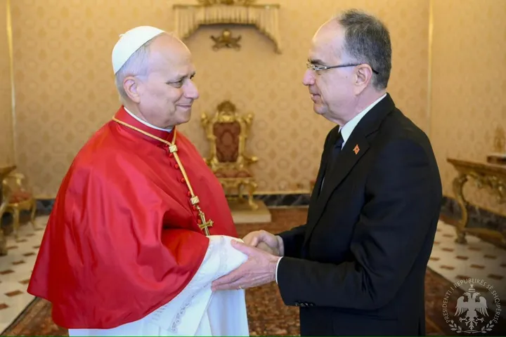 Presidenti Begaj vizitë në Vatikan, takon Papa Leonin