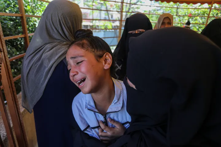 Israel tötet Frau und Kind bei Angriff auf Vertriebenenlager in Gaza