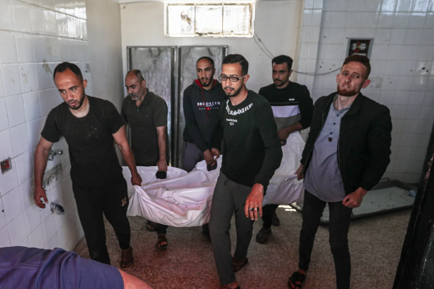 Sulmi izraelit vret katër palestinezë në Gaza, pavarësisht armëpushimit