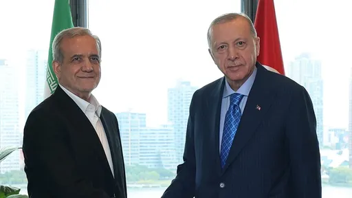 Erdoğan homologut iranian: Türkiye e gatshme t’i mbështesë përpjekjet për paqe dhe stabilitet