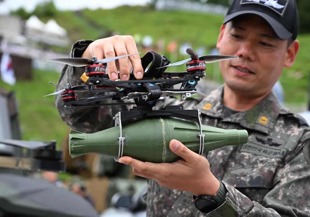 سویلي کوریا د اوکراین او ایران د جګړو له درسونو وروسته د ۵۰۰،۰۰۰ 'ډرون جنګیالیو' د روزلو پلان لري