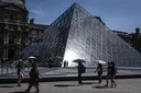 Le nouveau président du Louvre alerte sur un musée "à bout de souffle"