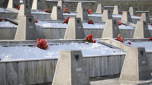 Gjykimi për Masakrën e Reçakut nis në muajin korrik, 21 persona akuzohen për krime lufte