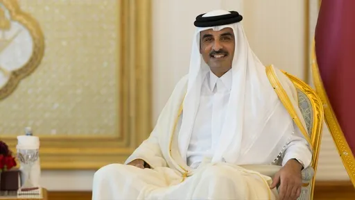 Emiri i Katarit thekson “zgjidhjet politike dhe diplomatike” mes tensioneve rajonale