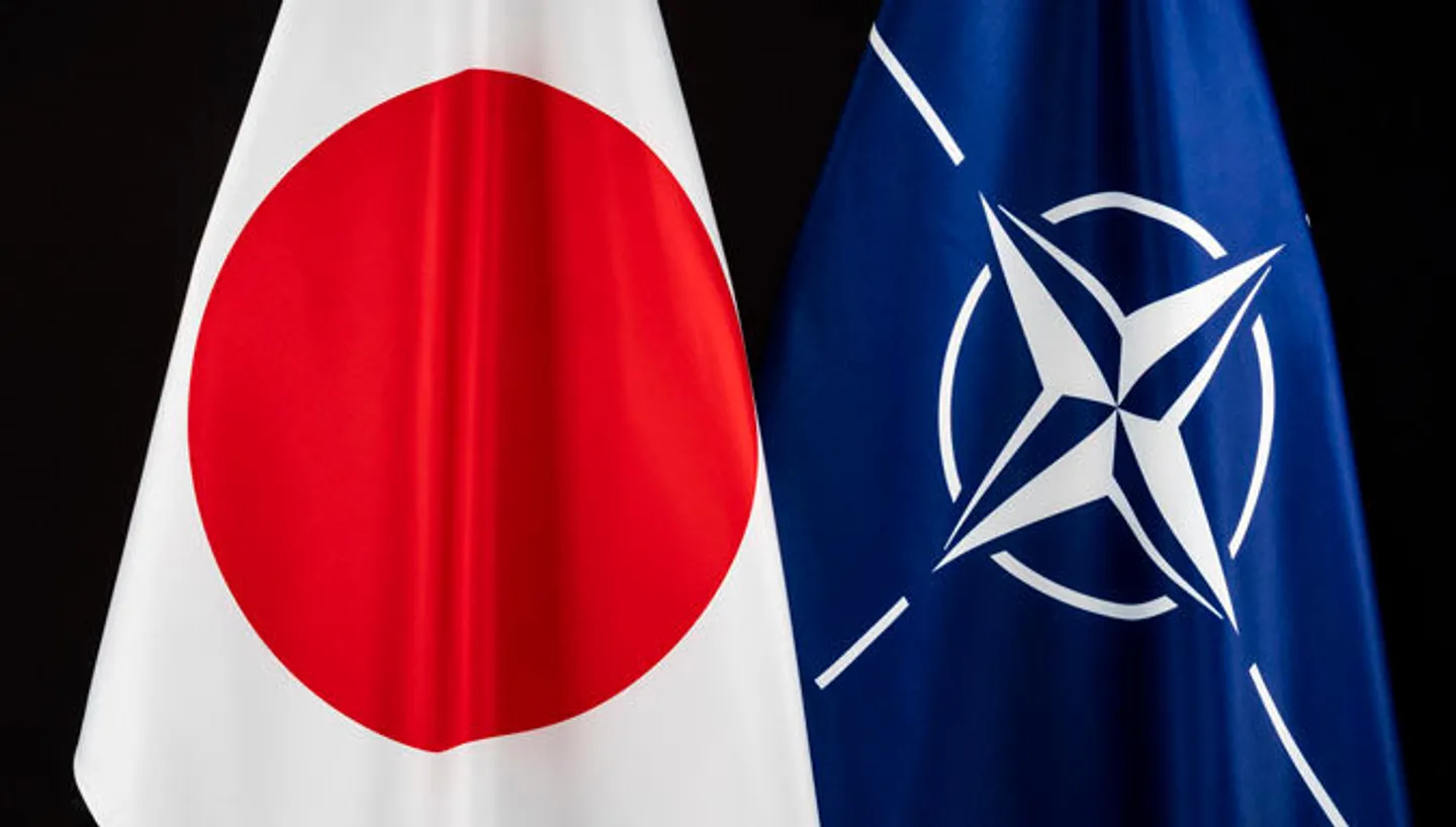 Japonia i bashkohet misionit të NATO-s në Ukrainë për herë të parë