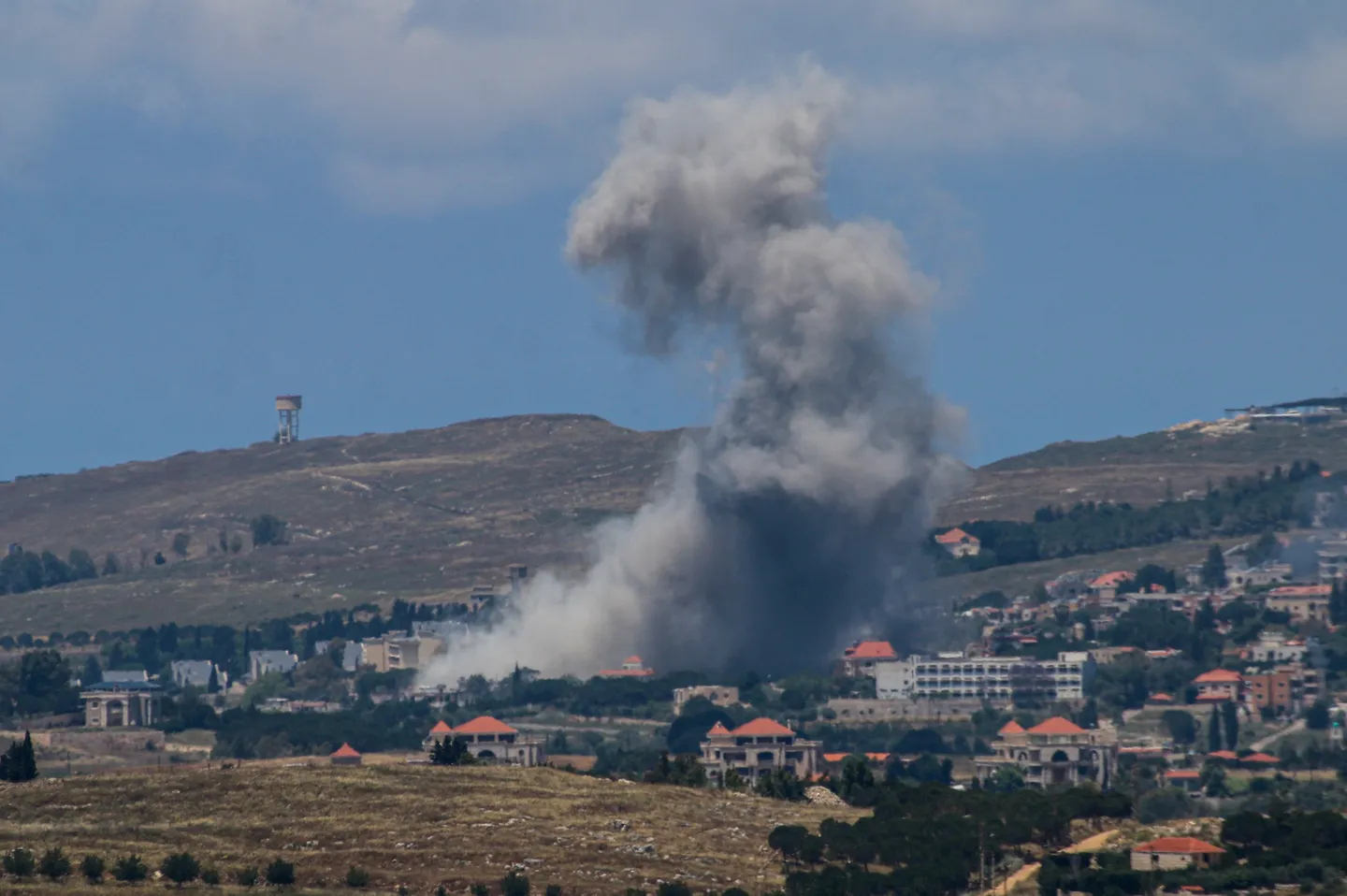 Sulmi izraelit synon një qendër shëndetësore në jug të Libanit, pavarësisht armëpushimit