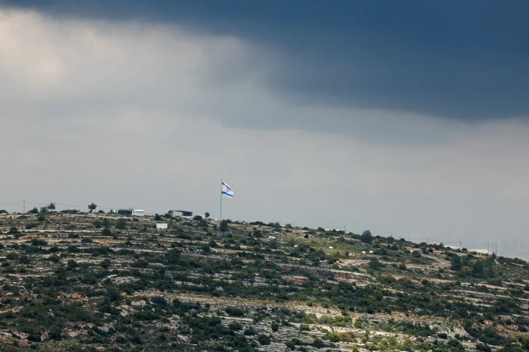 Israël admet avoir ouvert le feu sur un avion civil au-dessus de la Cisjordanie occupée