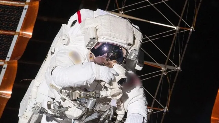Tre astronautë kinezë kthehen në shtëpi pas më shumë se 200 ditësh në hapësirë