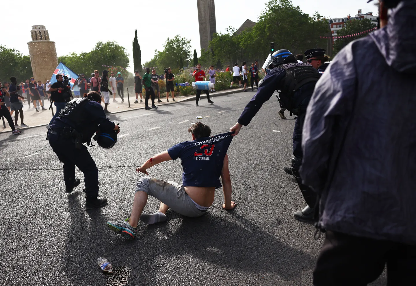 France : près de 900 arrestations après les émeutes de la finale de la Ligue des champions