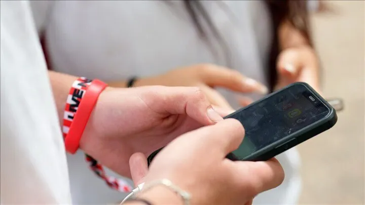 Malajzi, fëmijët nën 16 vjeç nuk lejohen të regjistrohen në platformat e rrjeteve sociale
