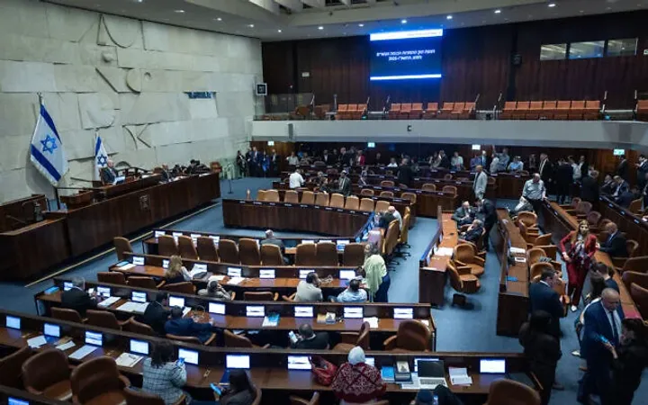 הכנסת מאשרת בקריאה ראשונה את פיזורו של ה"פרלמנט" הישראלי לקראת בחירות מוקדמות בסתיו