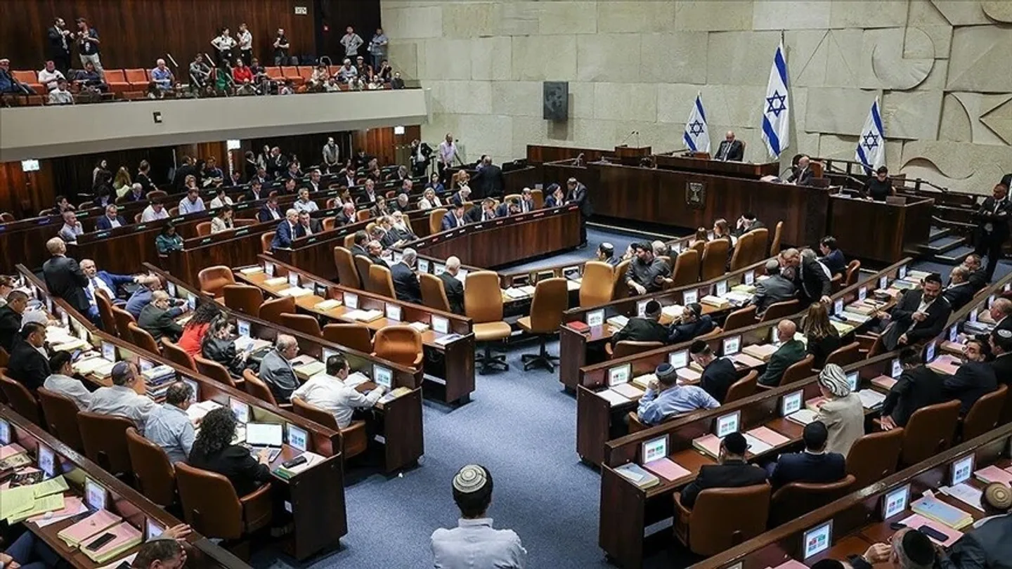 Projektligji për shpërbërjen kalon leximin e parë në parlamentin izraelit