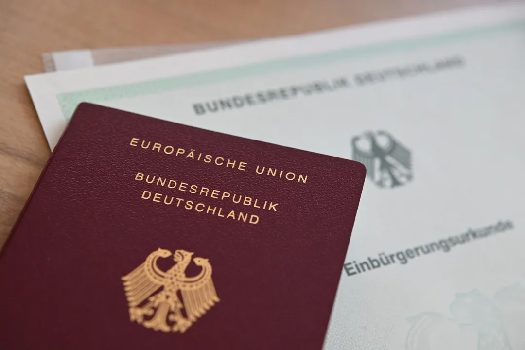Über 80 Prozent der deutschen Neubürger wählen Doppelpass