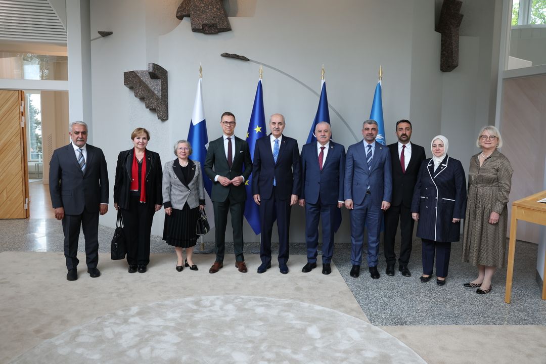 Kryetari i parlamentit turk takohet me presidentin finlandez në Helsinki