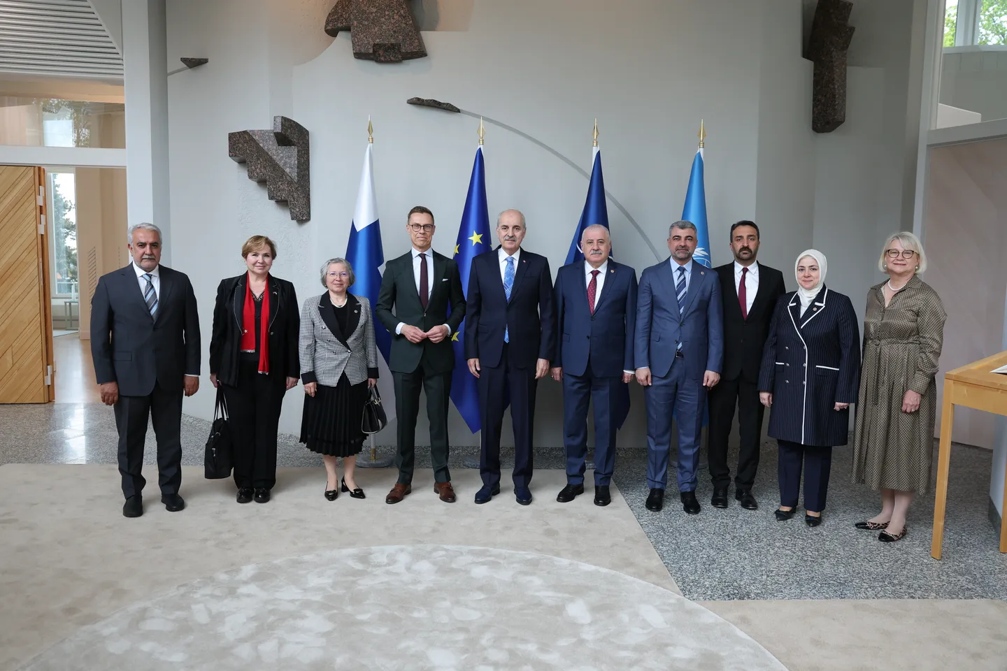 Kryetari i parlamentit turk takohet me presidentin finlandez në Helsinki