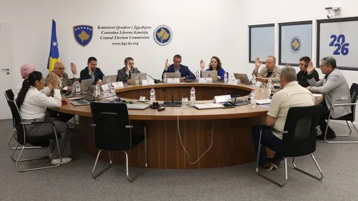 Akreditohen mbi 16 mijë vëzhgues për zgjedhjet e parakohshme parlamentare në Kosovë