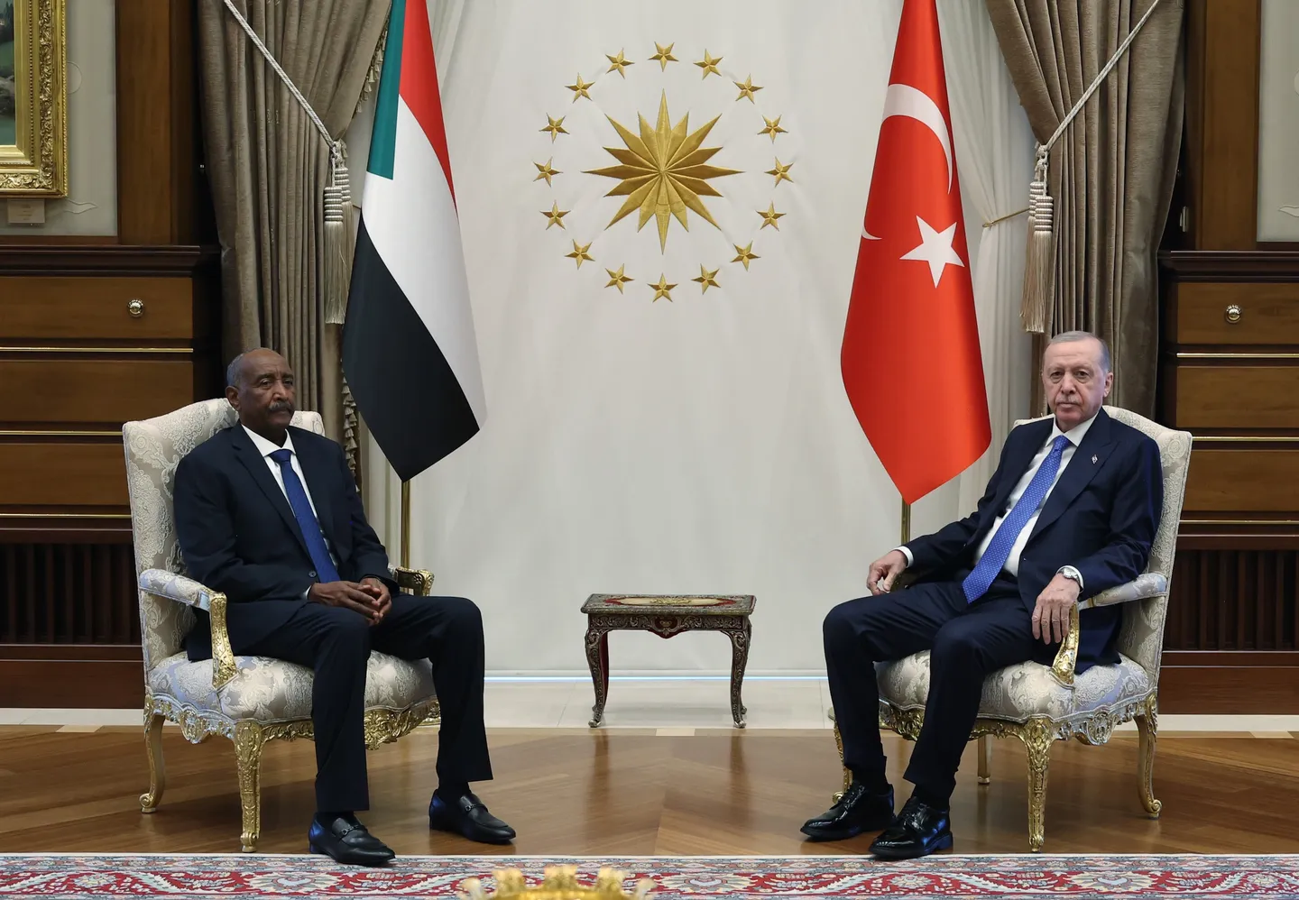 Erdogan discusses EU ties with Dutch PM, meets Sudan council chief