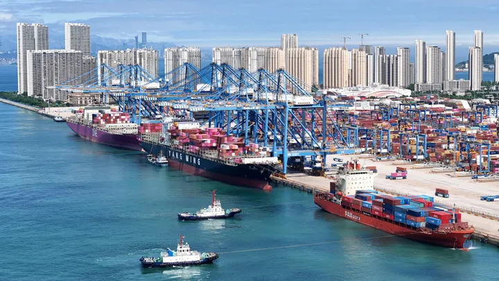 At least 20 dead, five missing after cargo ship catches fire at Chinese port