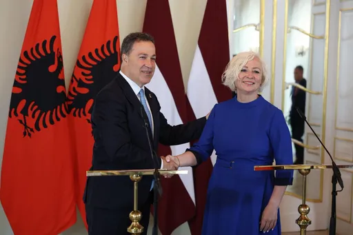 Peleshi vizitë në Letoni: Prania e NATO-s në rajon mbetet jetike për ruajtjen e stabilitetit