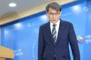 한국 선거관리위원장, 투표용지 부족 사태로 사임