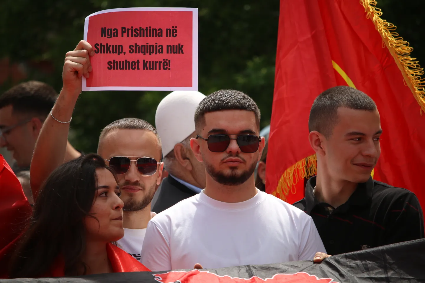 Kosovë, studentë dhe qytetarë protestojnë për të drejtën e gjuhës shqipe në Maqedoninë e Veriut