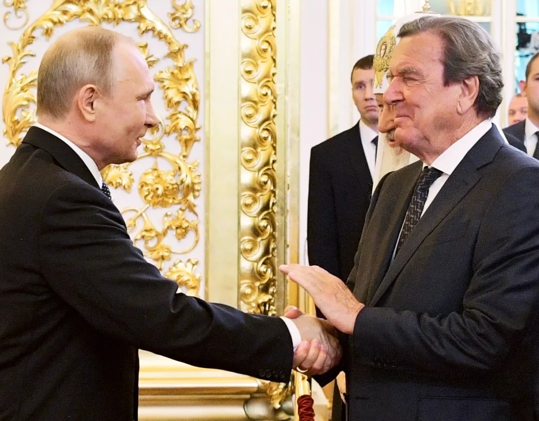 Kreml: Putin traf Schröder zu Vieraugengespräch