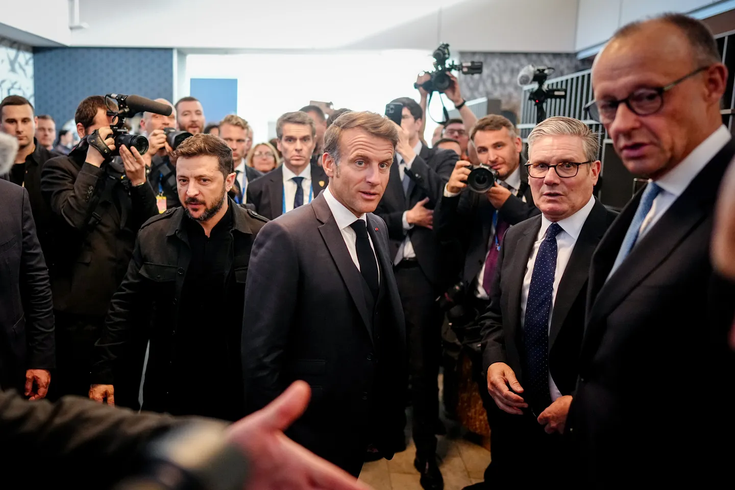 Merz, Starmer und Macron treffen Selenskyj zu Ukraine-Gesprächen in London