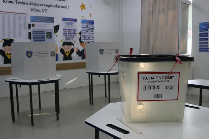 Mbyllen kutitë e votimit për zgjedhjet e 7 qershorit në Kosovë
