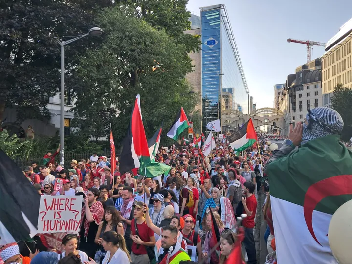 Bezoek EU-Defensiecommissaris aan Belgisch wapenbedrijf afgelast door pro-Palestijnse demonstratie