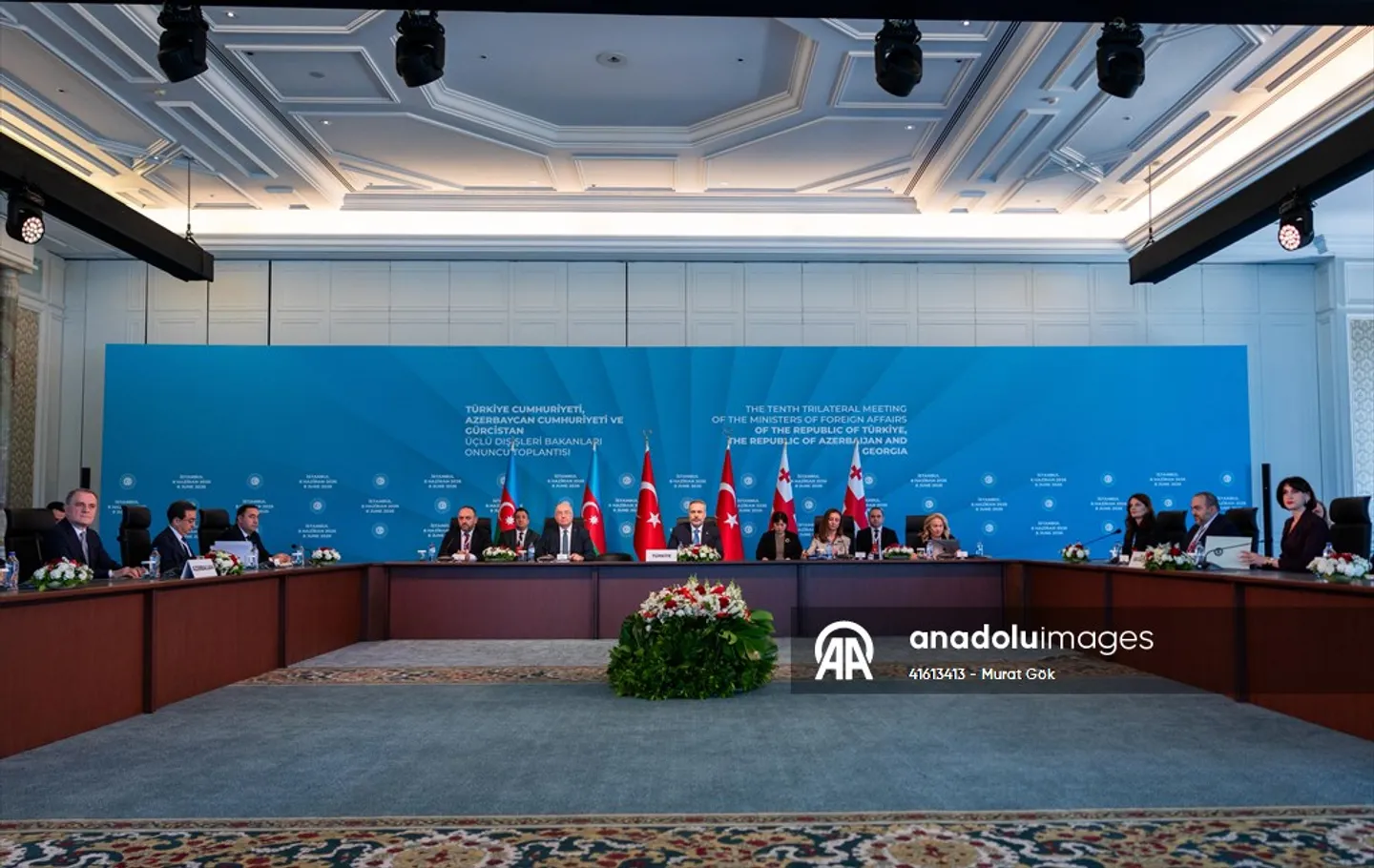 Ministri i Jashtëm turk takon në Istanbul homologët e tij nga Gjeorgjia dhe Azerbajxhani