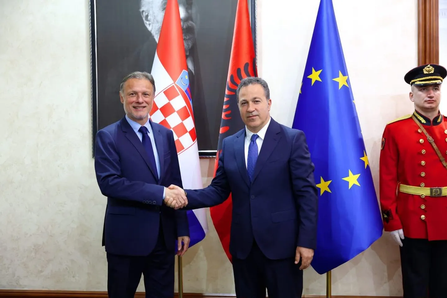 Peleshi takon homologun kroat: Nisma Shqipëri–Kroaci–Kosovë e forcon sigurinë rajonale