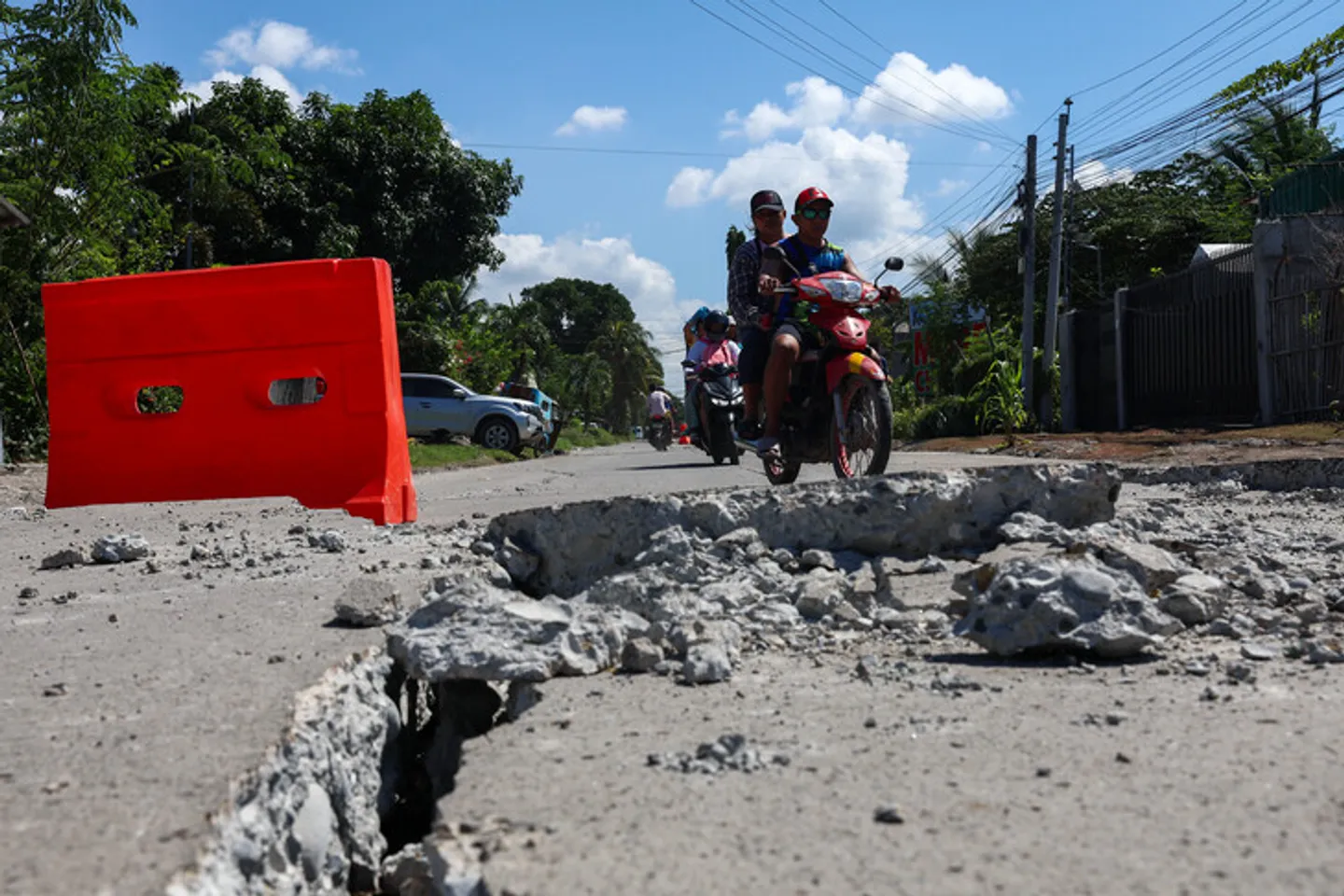 Numri i të vdekurve nga tërmeti në Filipine rritet në 37, qindra të tjerë të lënduar