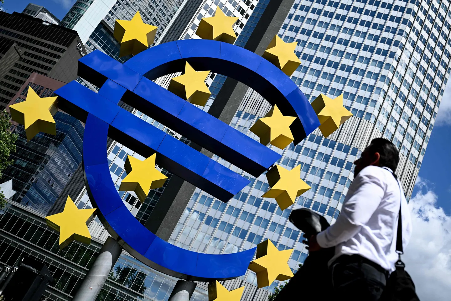 Euroclear daagt Russische Centrale Bank voor de rechter in Brussel
