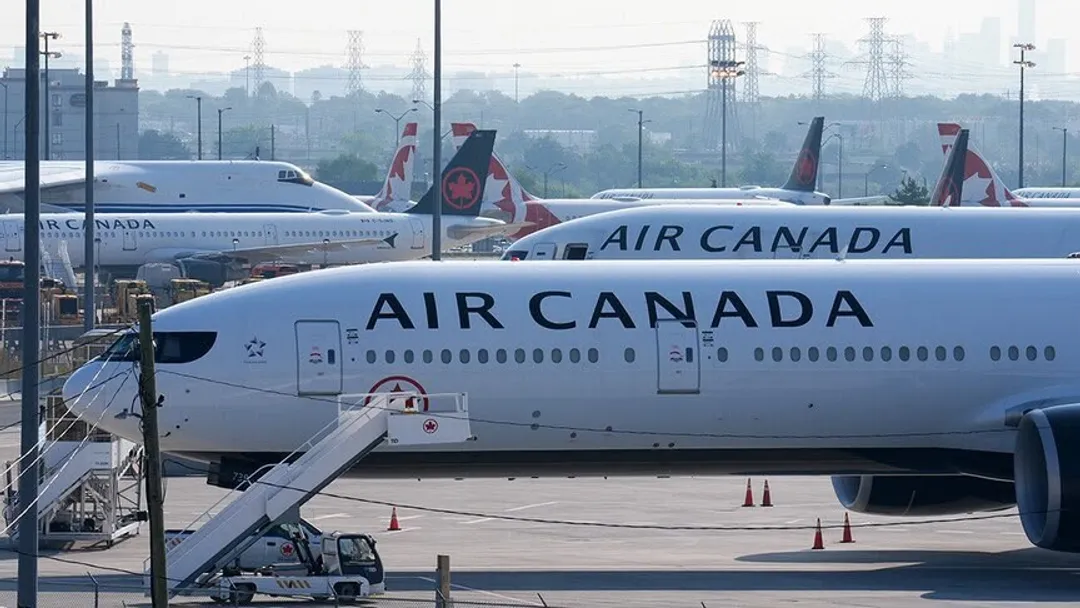 Un pilote d'Air Canada accusé d'avoir piloté 900 vols sans licence pendant 17 ans