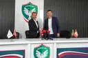 Trajneri shqiptar Besnik Hasi merr drejtimin e klubit të Superligës turke Amedspor