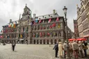 Belgische stadscoalitie verdeeld over het uithangen van de Israëlische vlag aan Antwerpse stadhuis