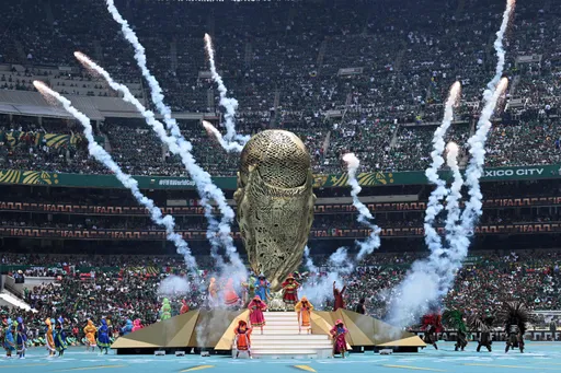 Shakira e Burna Boy encantam o público na cerimónia de abertura do Campeonato do Mundo da FIFA